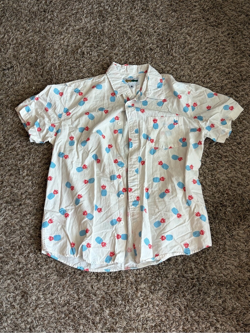 Tipsy Elves Short-Sleeve Button-Down with Pineapple Print Size Medium
